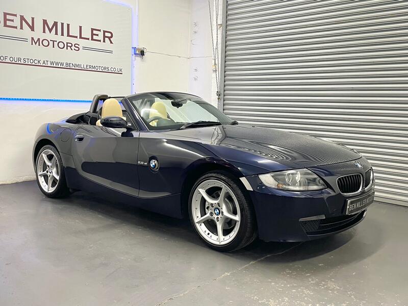 View BMW Z4 2.5 Z4 2.5si Sport Roadster
