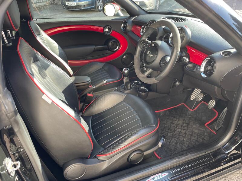 View MINI ROADSTER 1.6 John Cooper Works Roadster