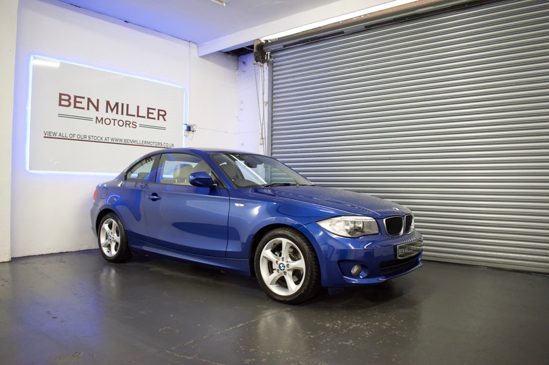 View BMW 1 SERIES 118D SPORT